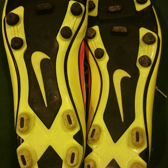 mens nike tiempo soccer cleats